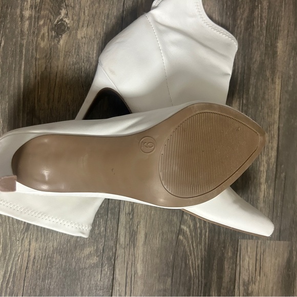 A New Day White Pointed Toe Ankle Boots Size 9 - Picture 5 of 5